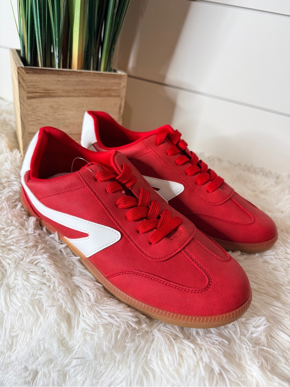 DV by Dolce Vita Quantum Faux Leather Retro Lace Up T-Toe Sneakers Red Size 9 - Picture 5 of 10